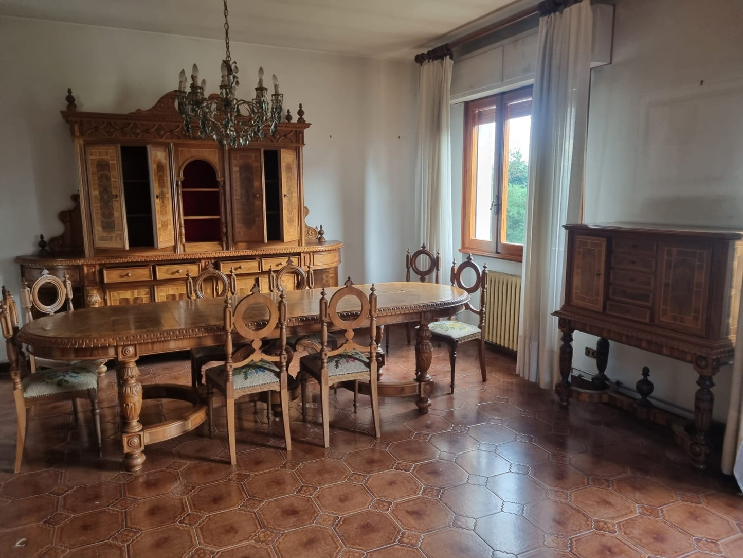 Sala da Pranzo Completa Seconda Meta' 900 in Olivo Fatta a Mano