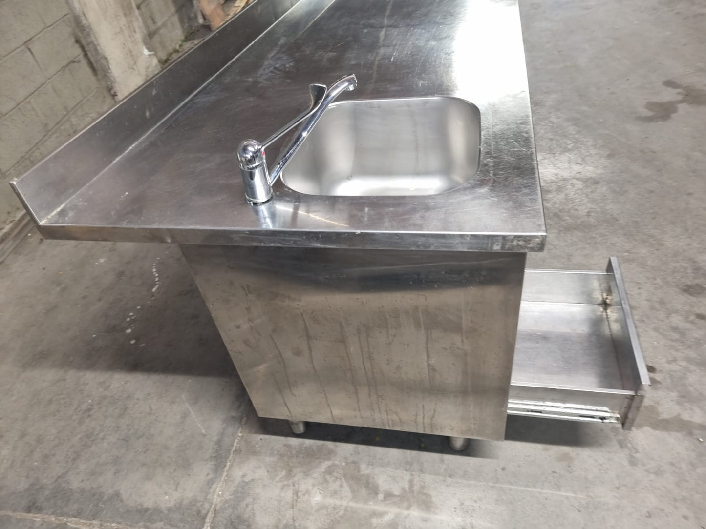 Lavandino Bancone in Acciaio Lungo 180 cm Usato