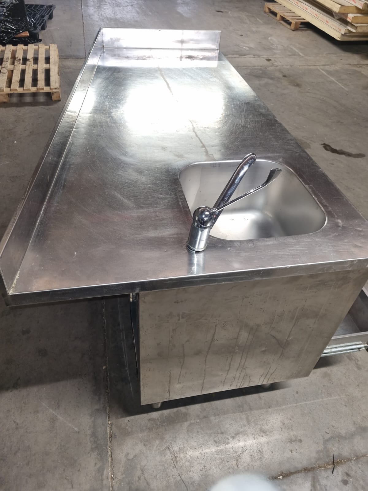 Lavandino Bancone in Acciaio Lungo 180 cm Usato