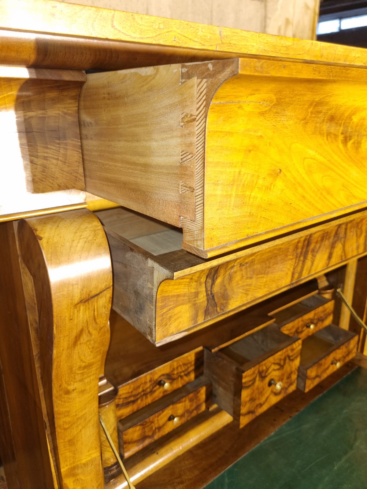 Secretaire Impero Radica di Noce Meta' 800 Minimo Restauro.