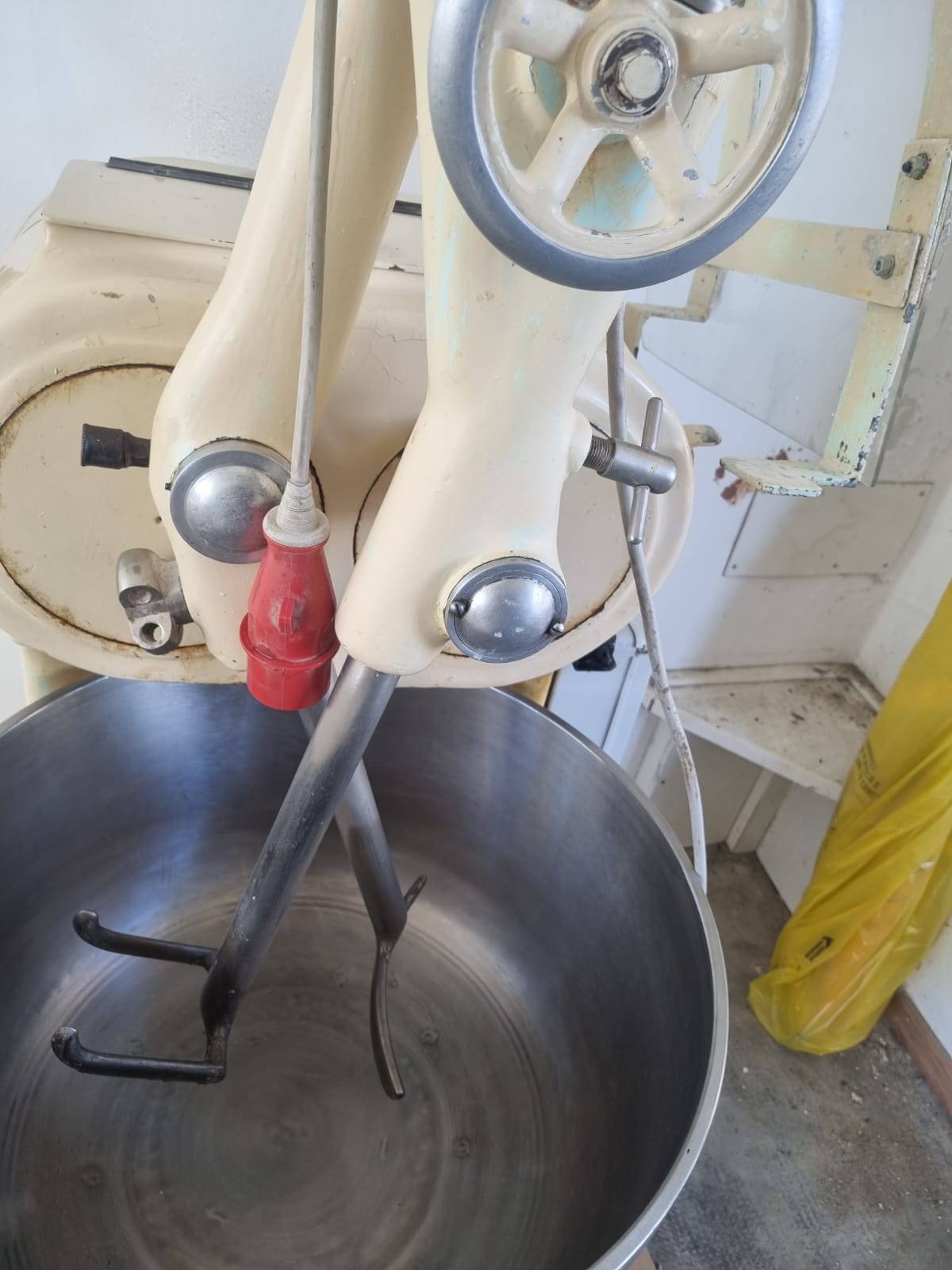 Impastatrice a due Braccia a 1 Velocita Usata 50 Kg di Farina
