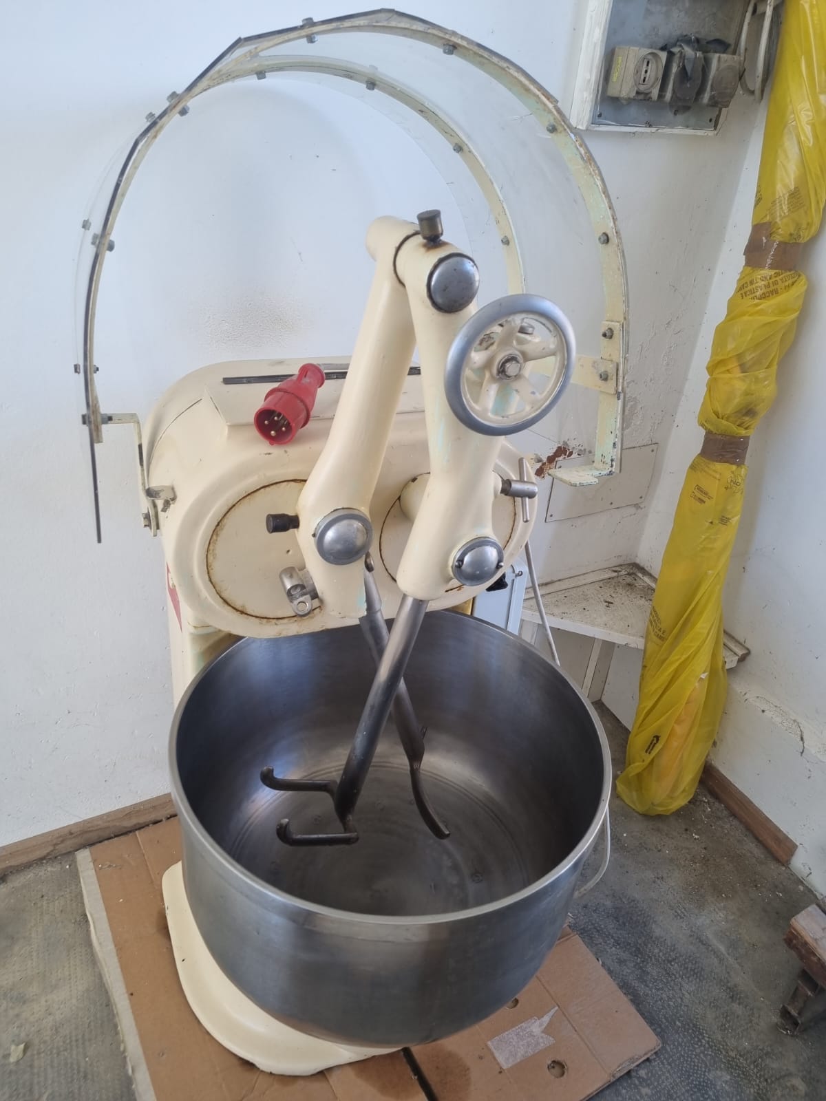 Impastatrice a due Braccia a 1 Velocita Usata 50 Kg di Farina