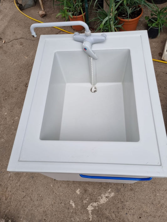 Mobile con Lavandino in Plastica Usato