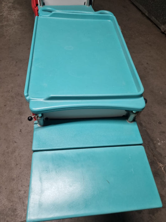 Due Carrelli Porta Farmaci Usati ma in Ottime condizioni