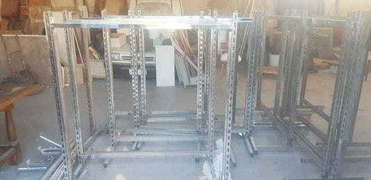 10 Stender Professionale Appendiabito In Ottime Condizioni Usati