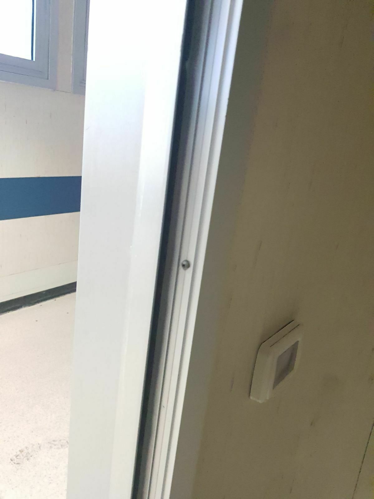 Stock Lotto Di 18 Porte In Alluminio Rinforzato Usate