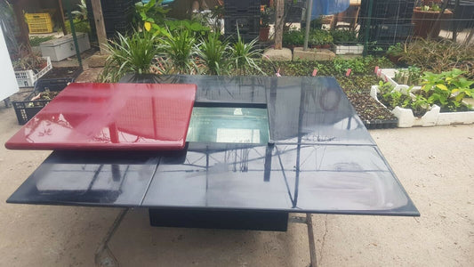 Tavolo Basso Da Fumo Con Piano Pvc Base Legno E Specchio Interno Usato