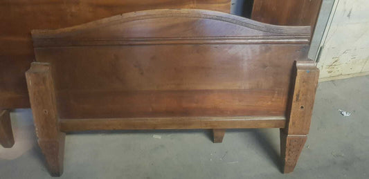 Letto Singolo Neoclassivo Xviii Secolo Con Piedi E Testiera Intagliati