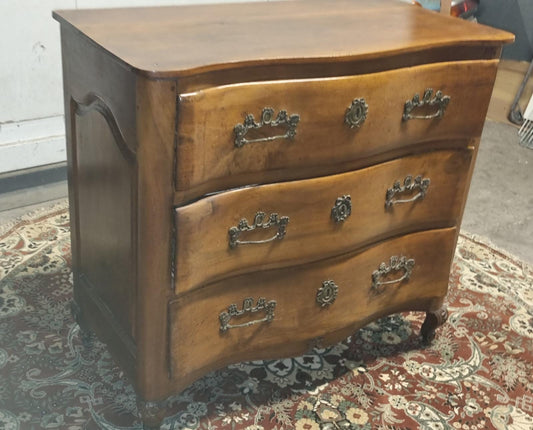 Spettacolare Como' Cassettone Luigi XV fine 700 in Noce