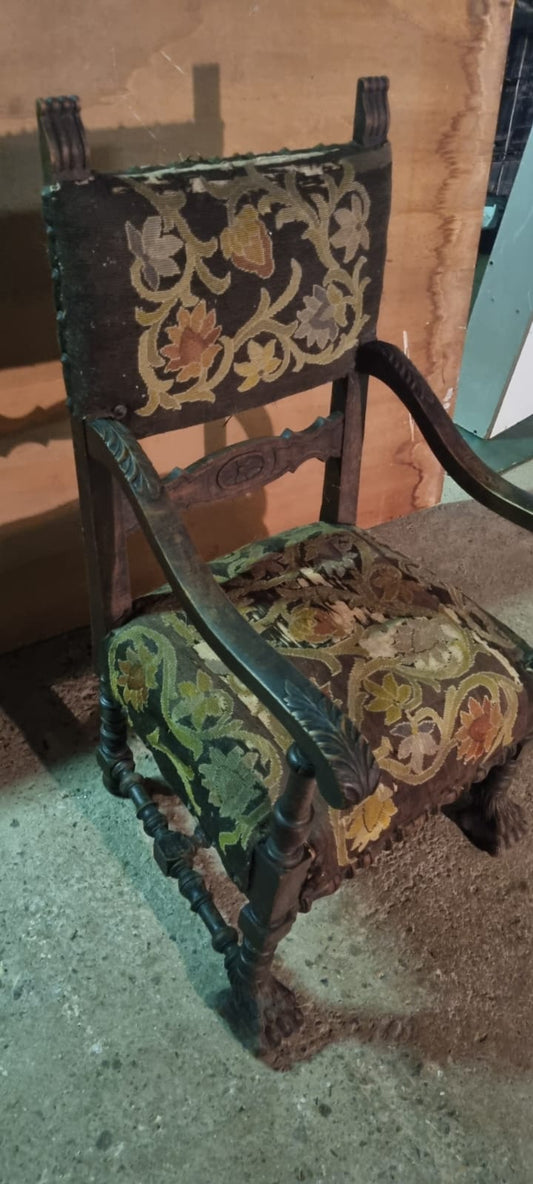 Bellissima Poltrona Rinascimento Rinascimentale inizi 800 sostituire il tessuto