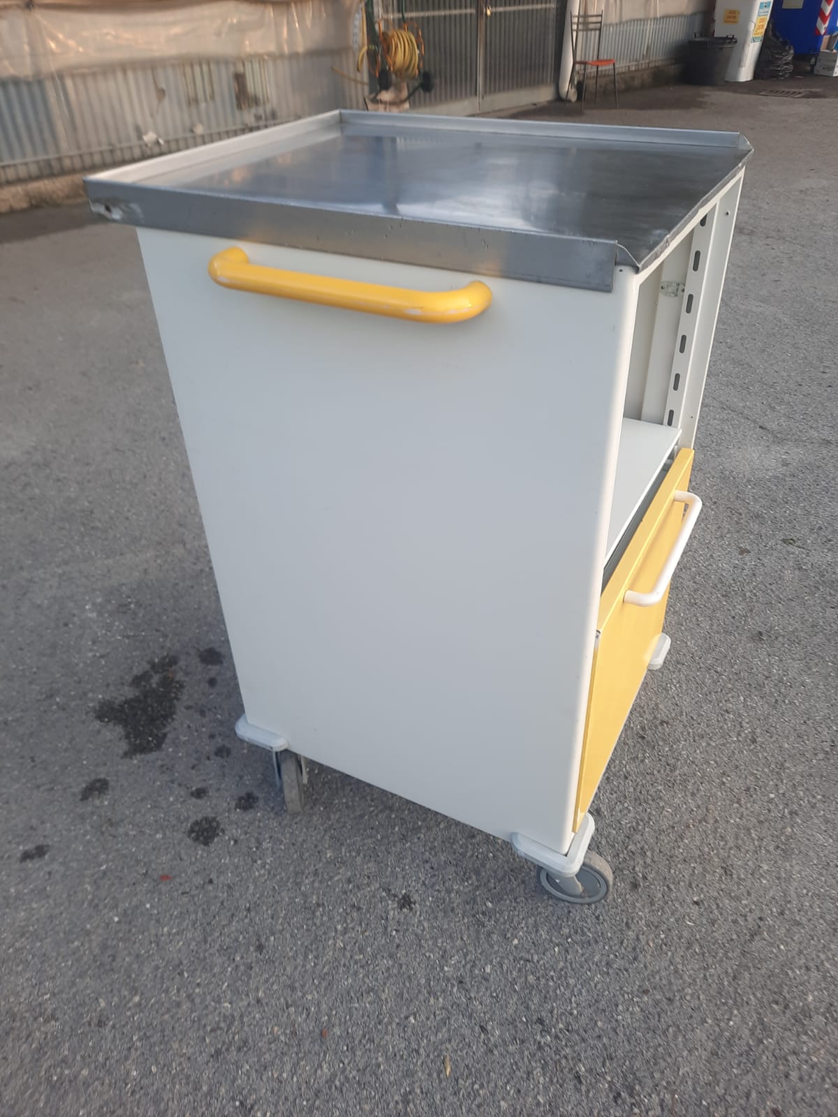 Carrello Porta Farmaci Usato