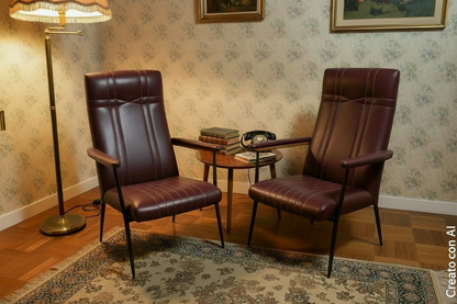 Due Poltrone Vintage Struttura Molto Robusta