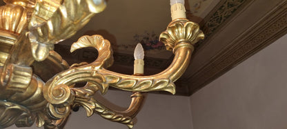 Grande Lampadario in Foglia Oro Intagliato Meta' 900