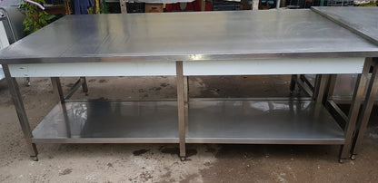 Grande Bancone Tavolo in Acciaio. Piano pezzo unico 240*130 . Usato