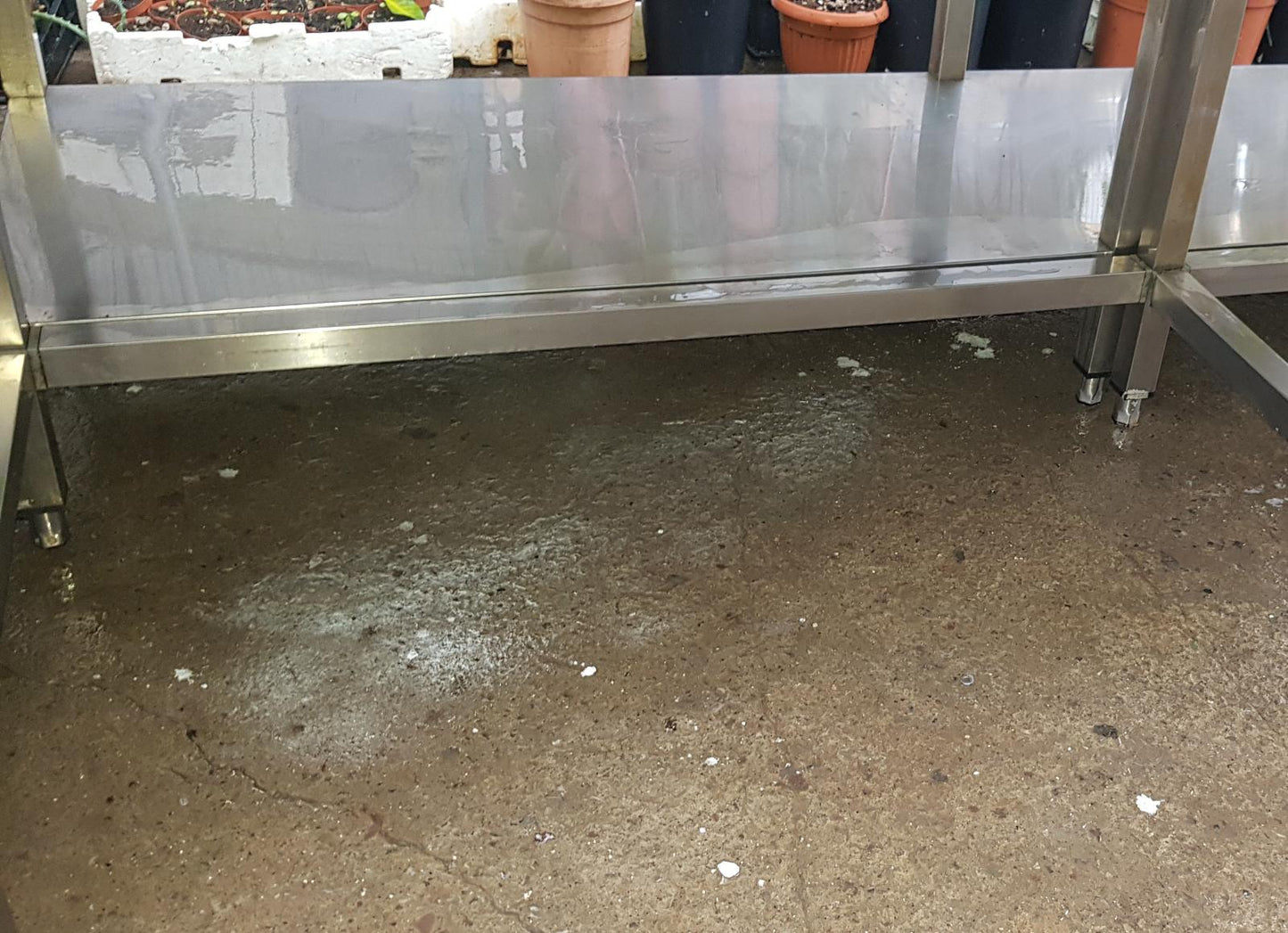 Grande Bancone Tavolo in Acciaio. Piano pezzo unico 240*130 . Usato