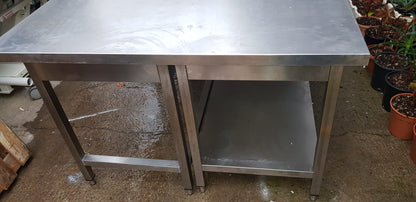 Grande Bancone Tavolo in Acciaio. Piano pezzo unico 240*130 . Usato