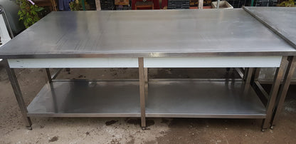 Grande Bancone Tavolo in Acciaio. Piano pezzo unico 240*130 . Usato