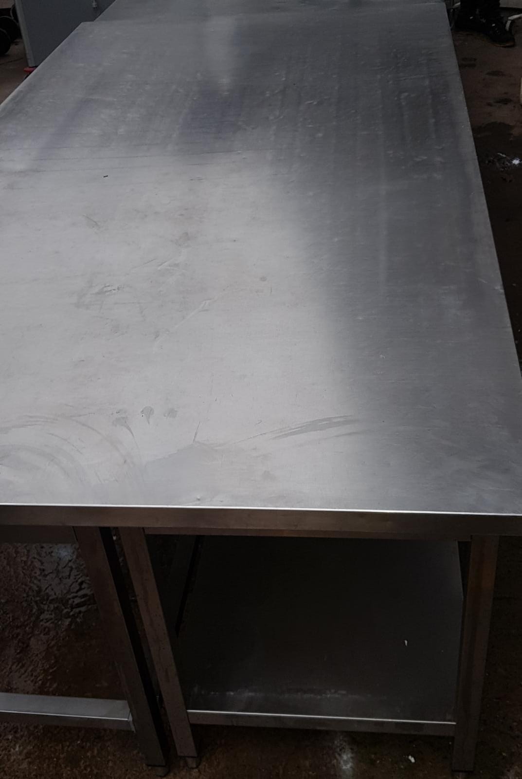 Grande Bancone Tavolo in Acciaio. Piano pezzo unico 240*130 . Usato