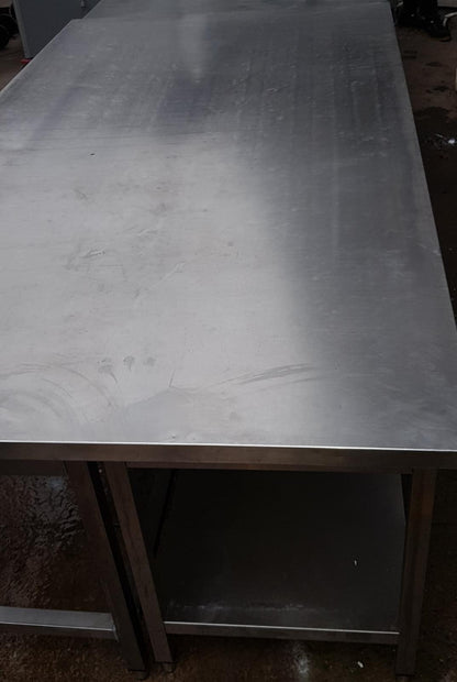Grande Bancone Tavolo in Acciaio. Piano pezzo unico 240*130 . Usato