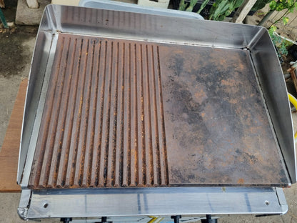 Fry Top Griglia Professionale a gas usata. Misure: L.64*P.48*H.30.
