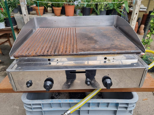 Fry Top Griglia Professionale a gas usata. Misure: L.64*P.48*H.30.