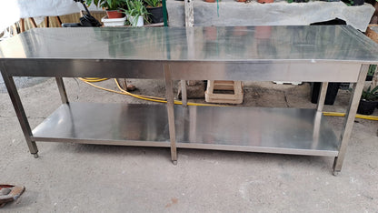 Bancone Tavolo in acciaio professionale lungo 271.5 Usato