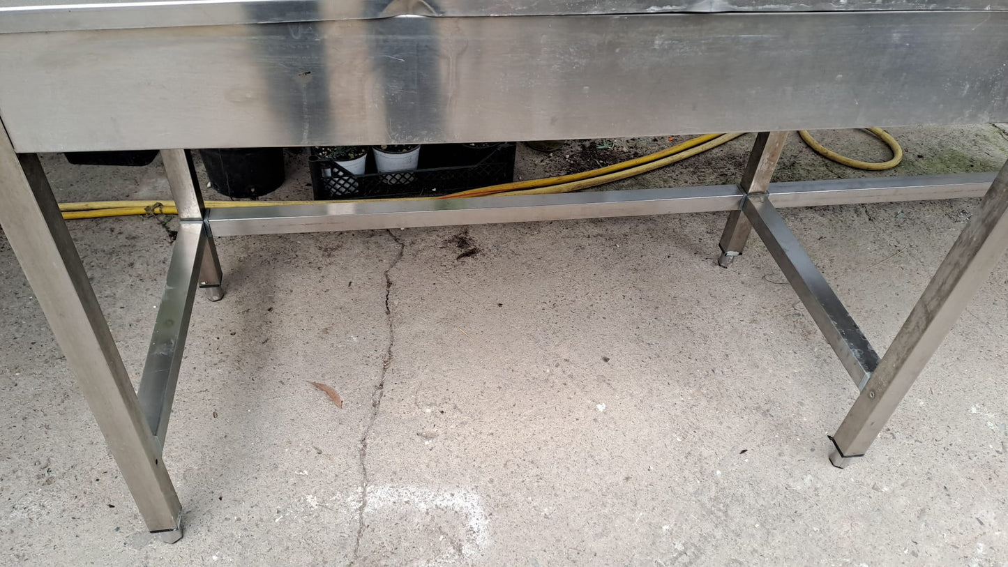 Bancone Tavolo in acciaio professionale lungo 271.5 Usato