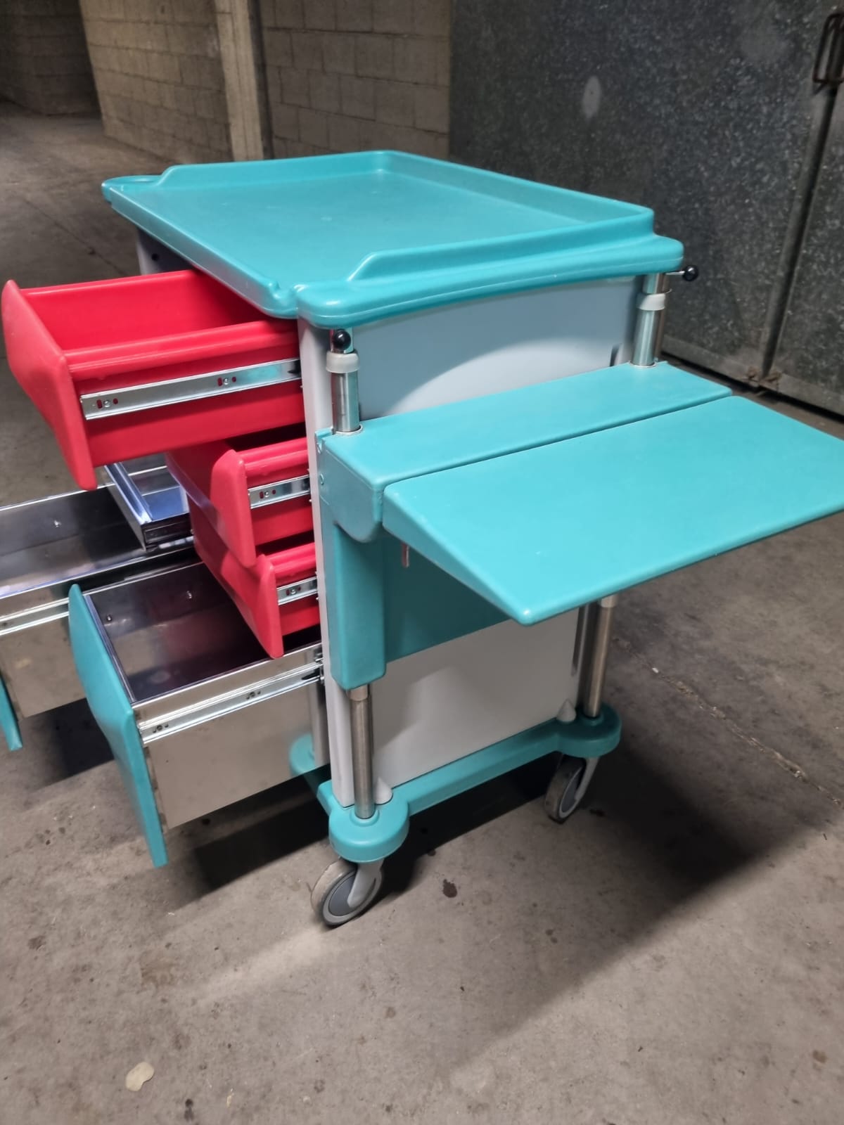 Carrello Porta Farmaci Usato in Ottime condizioni