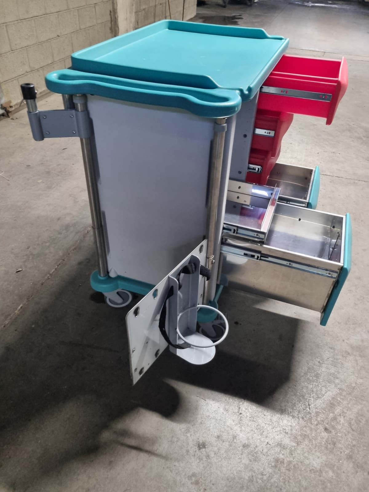 Carrello Porta Farmaci Usato in Ottime condizioni