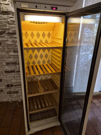 Vetrina Frigo Frigorifero Professionale da Vino o altro Usato