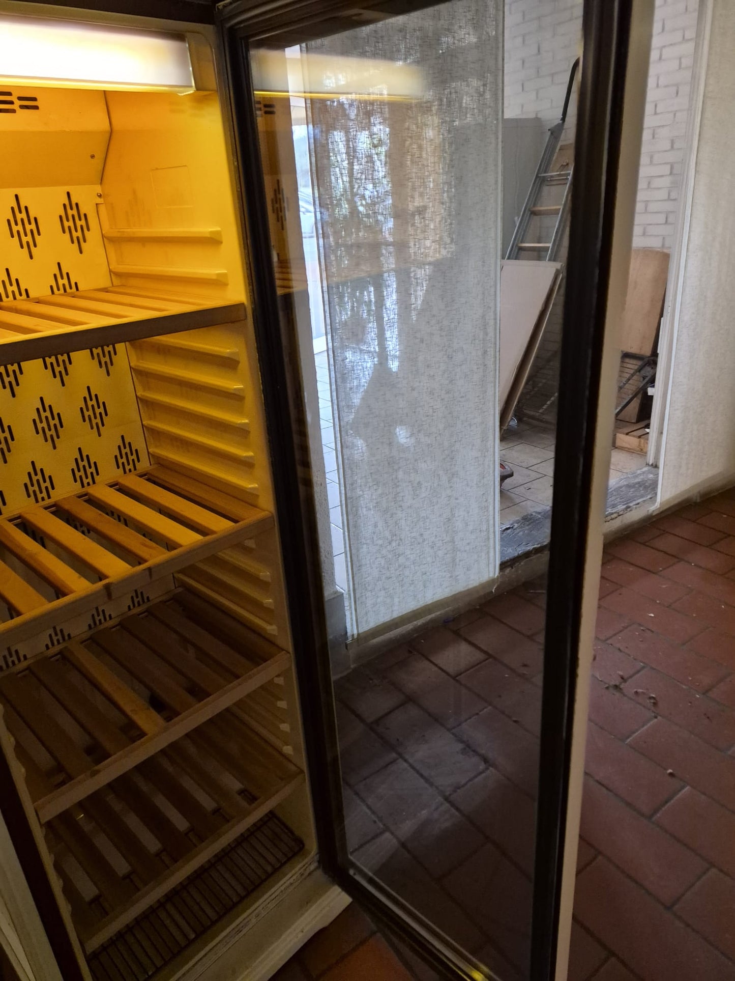 Vetrina Frigo Frigorifero Professionale da Vino o altro Usato