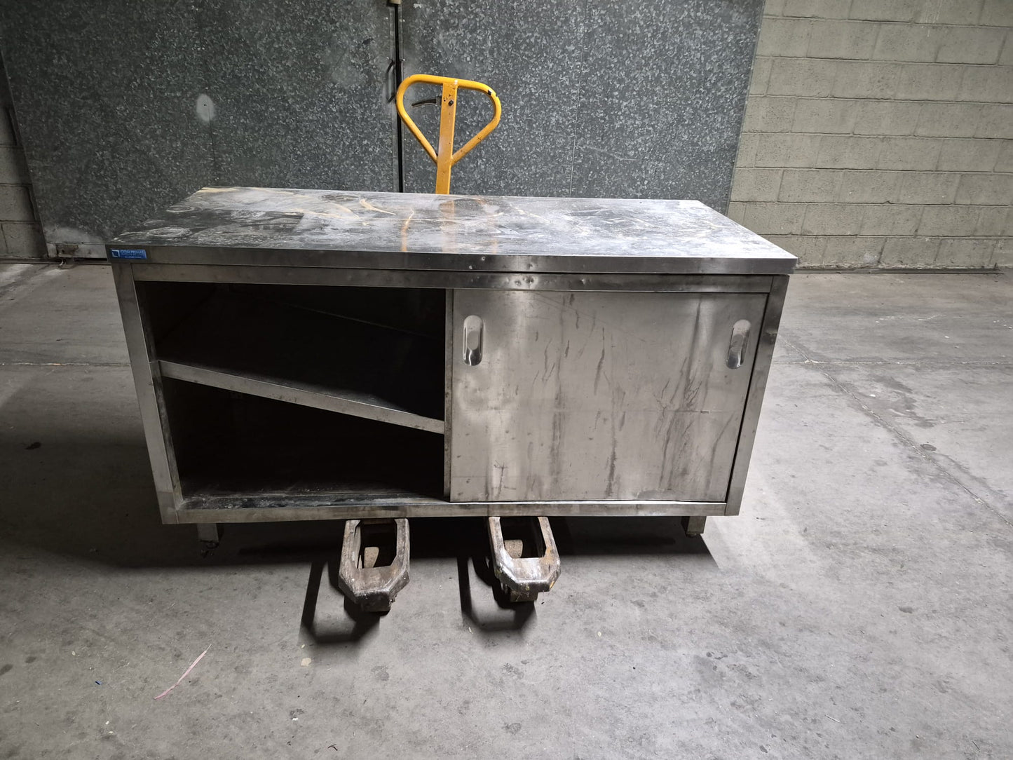 Bancone in Acciaio Professionale con ante scorrevoli usato lungo 150cm