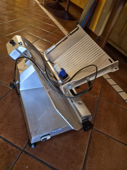 Affettatrice Professionale in acciaio Lama 35 Usata
