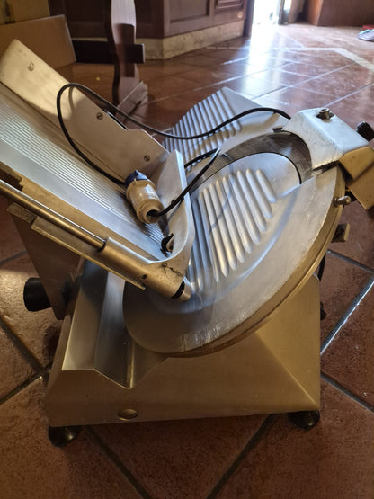 Affettatrice Professionale in acciaio Lama 35 Usata