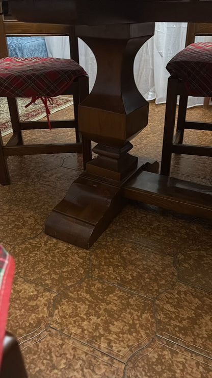 Tavolo con sei sedie in Castagno fatti a mano da Artigiano della Garfagnana usati