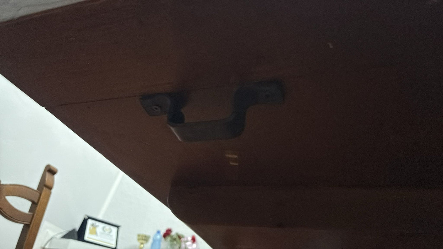 Tavolo con sei sedie in Castagno fatti a mano da Artigiano della Garfagnana usati