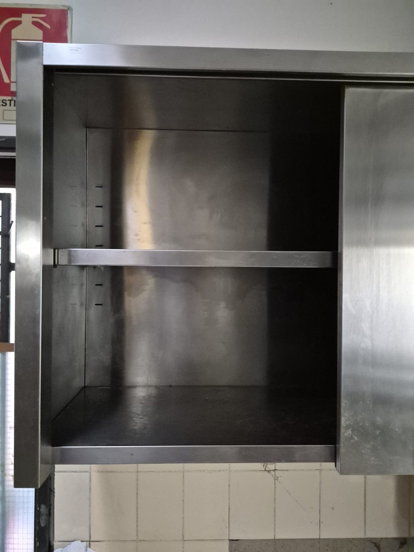 Pensile in Acciaio con Ante Scorrevoli lungo 140cm usato
