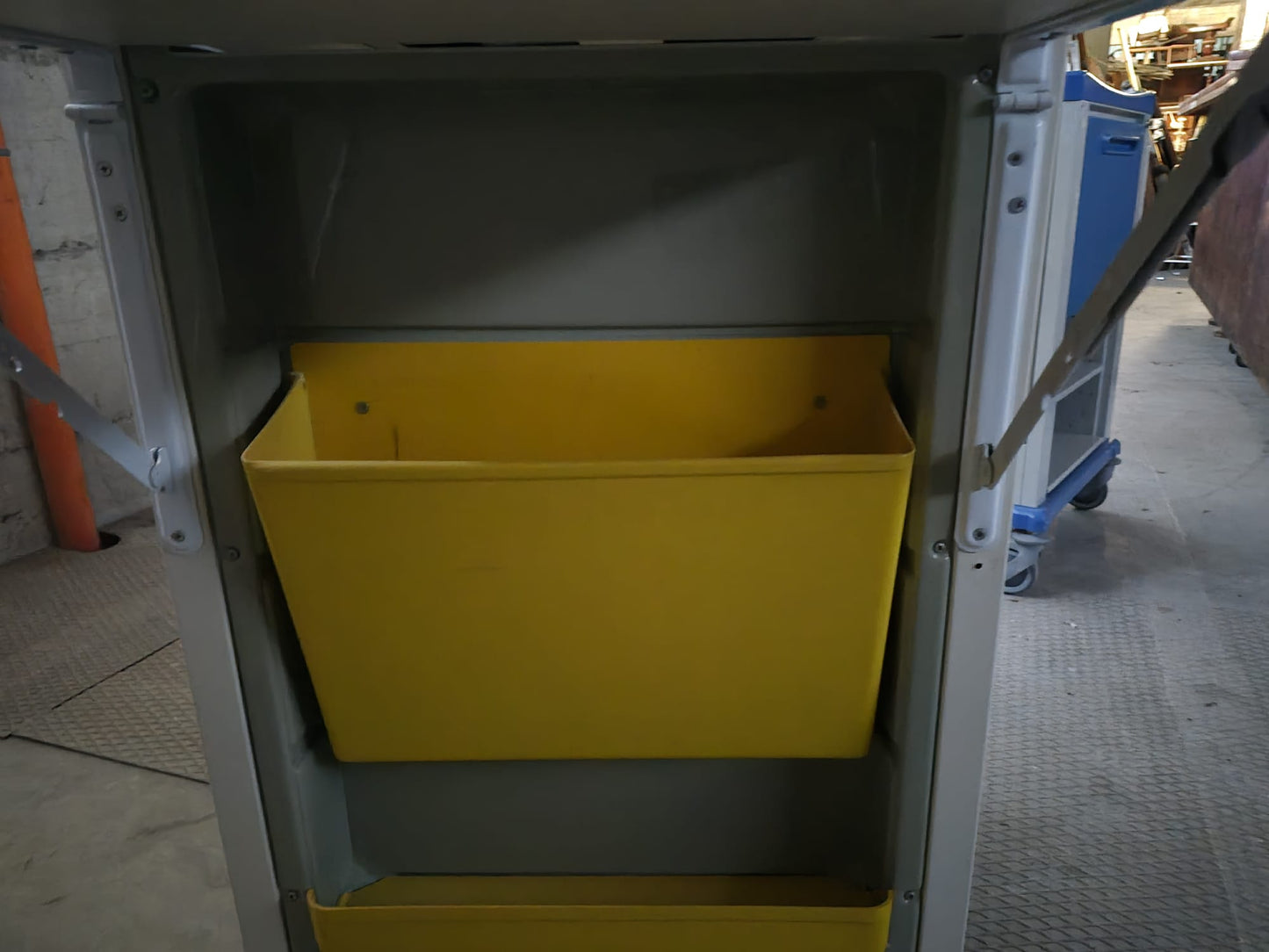Carrello Porta Farmaci Usato