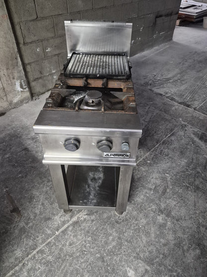 Cucina a Gas a Due Fuochi con Griglia Professionale Usata