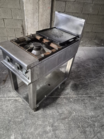 Cucina a Gas a Due Fuochi con Griglia Professionale Usata
