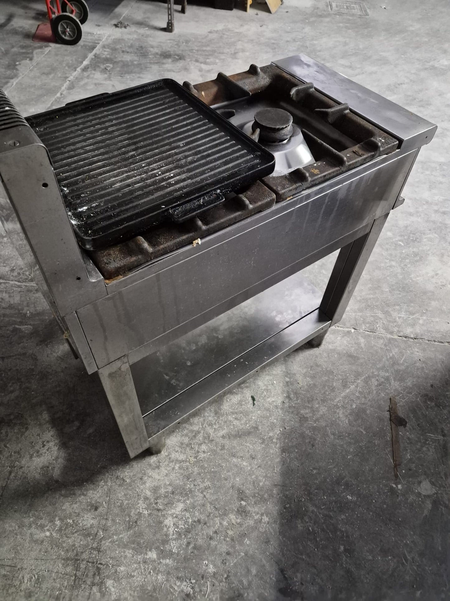 Cucina a Gas a Due Fuochi con Griglia Professionale Usata