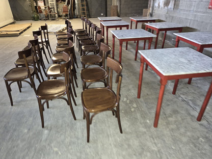 Stock Ristorante 7 Tavoli con piano in marmo e 19 sedie usate