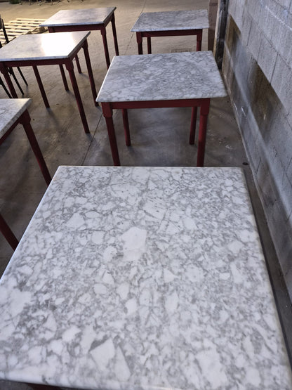 Stock Ristorante 7 Tavoli con piano in marmo e 19 sedie usate