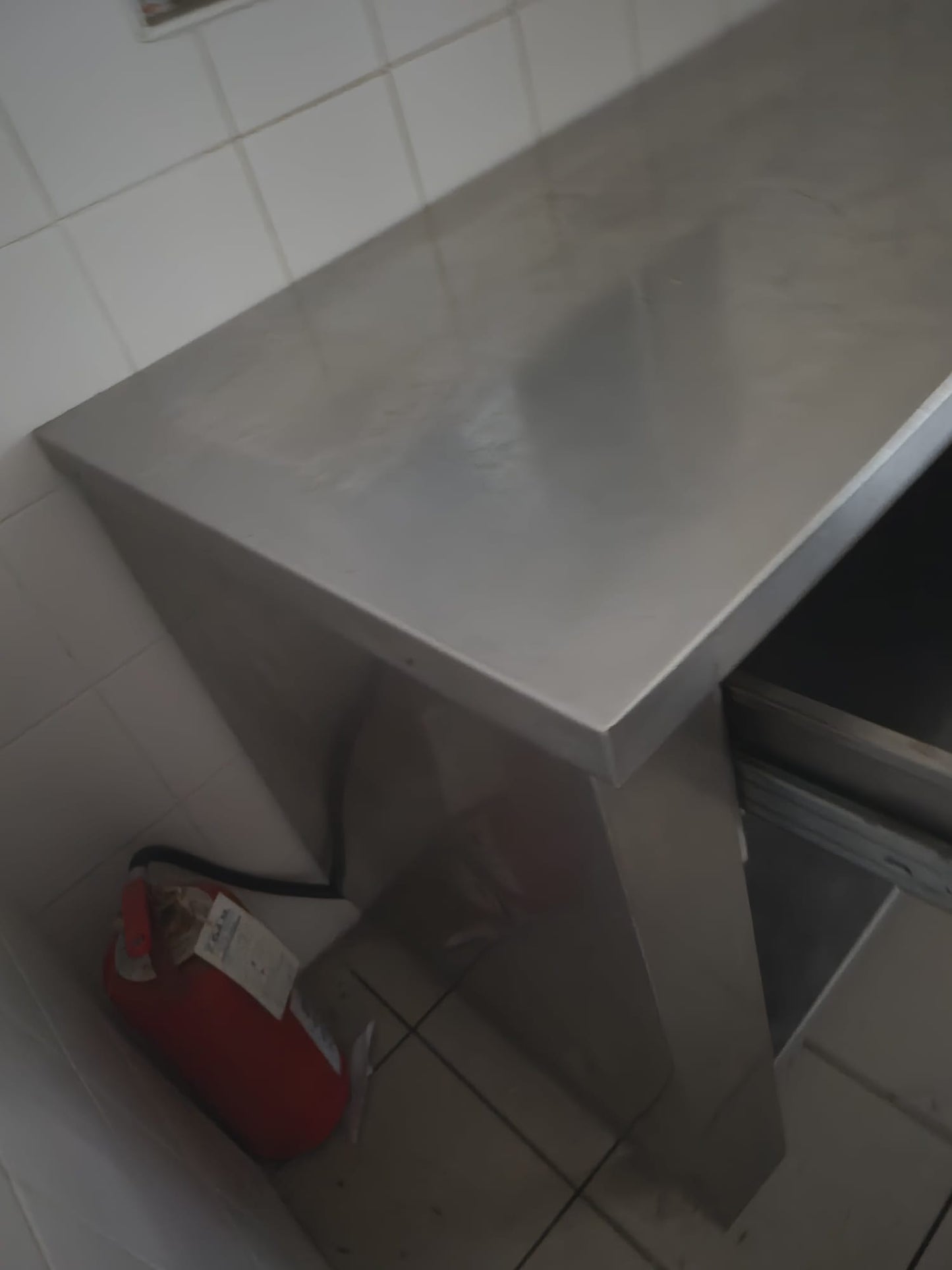 Bancone  Tavolo  Professionale in Acciaio con due cassetti usato