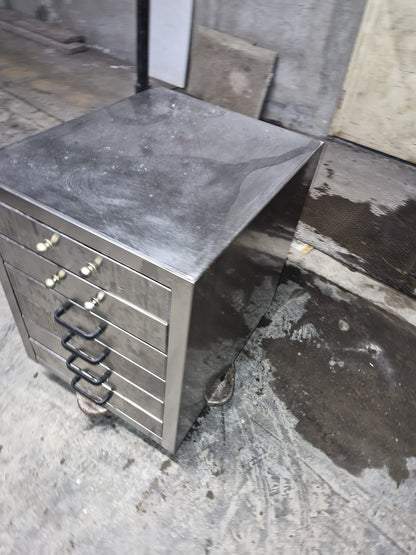 Cassettiera in Acciaio Professionale Usata